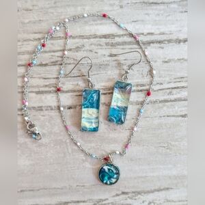 Dainty silver and green fluid art pendant necklace With Matching Earrings